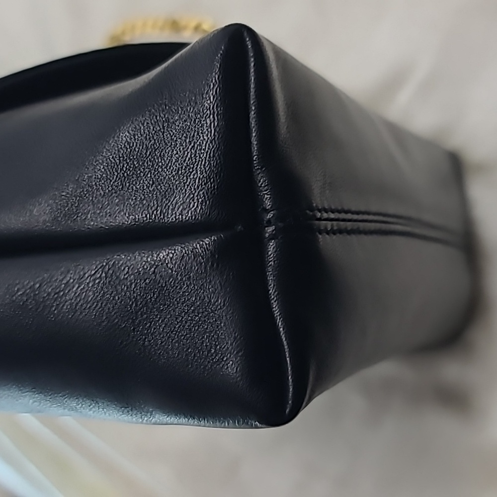 Paloma Picasso Vintage black leather crossbody bag w gold chain strap NWOT - Picture 8 of 9